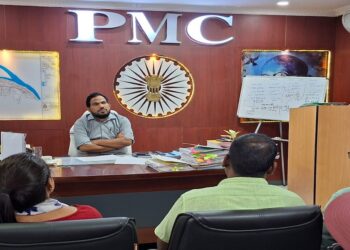Patna Municipal Commissioner Reviews Water Supply Projects, Orders Increase in Water Tankers to 25