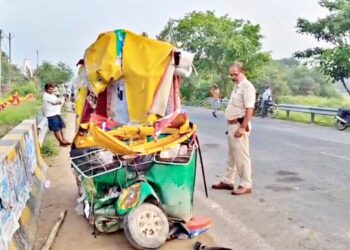 Three Killed In Truck-Auto Collision On NH-531 In Saran district