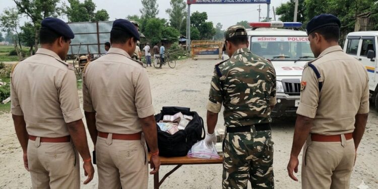 Border Crackdown! Huge Cash Haul Recovered in Motihari, Illegal Racket Suspected