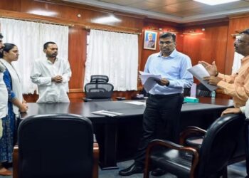 ate, Absent or Referring Patients? Bihar Govt. Warns Doctors of Strict Action