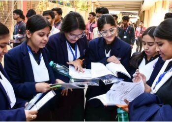 CBSE Launches 24-Hour Tele-Counselling for Class 12 Students Facing Result Stress