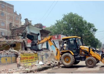 Patna Administration Launches Major Drive to Clear Encroachments Near Station and Market