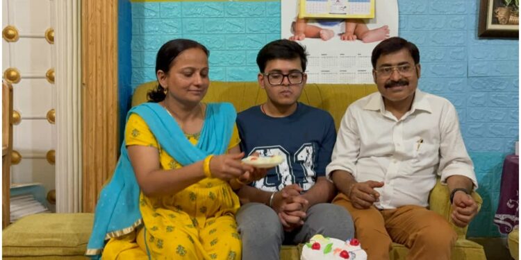 Muzaffarpur Teen Scores 97.2% in CBSE, Tops School and Sets Sights on Chartered Accountancy