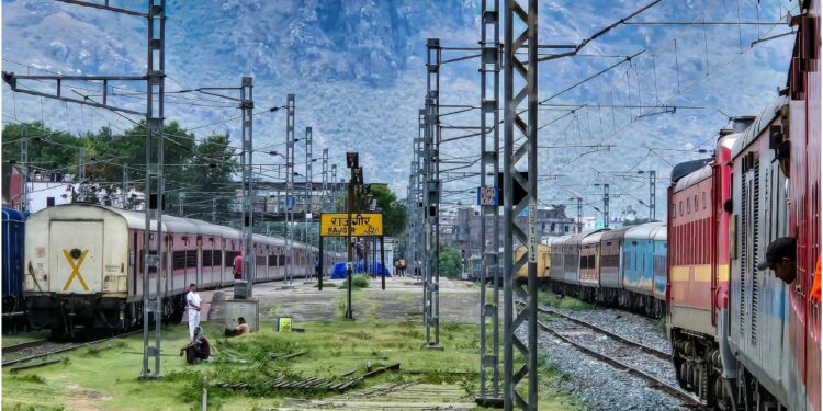 Railways Launches Rajgir-Howrah Special Train as Malmas Mela Draws Huge Crowds