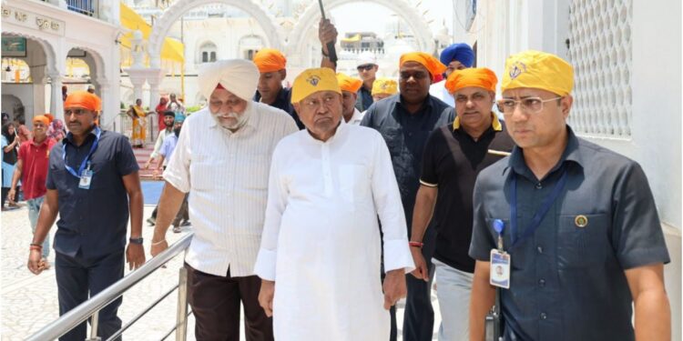 Nitish Kumar Offers Prayers at Takht Sri Harmandir Ji Patna Sahib, Reviews Ongoing Development Works