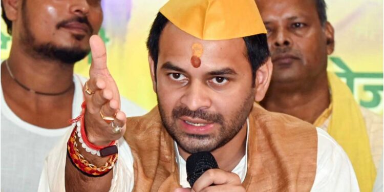 Akash Yadav Alleges Threats by Tej Pratap Yadav, Claims Subsequent Call from Lawrence Bishnoi Associate