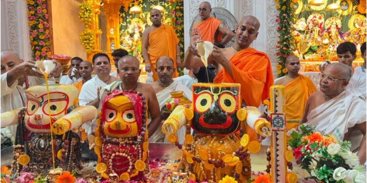 ISKCON Patna Celebrates Dev Purnima with Grand Jagannath Snan Utsav, Lord Appears in Gajavesha