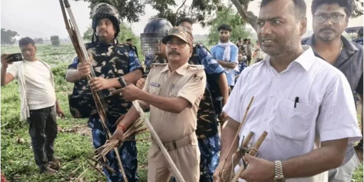 Police Team Attacked During Encroachment Drive in Purnia; Constable Injured by Arrow, Seven Detained