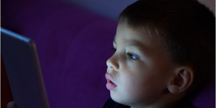Rising Screen Time Threatens Child Development, Experts Warn of Long-Term Health Risks