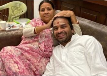 Rabri Devi Falls Ill; Tej Pratap Yadav Visits Mother as Lalu Prasad Yadav Remains in Singapore