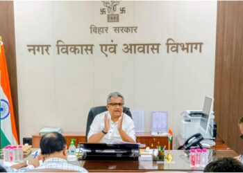 Nitish Mishra Orders Fast-Track Disposal of Grievances, Warns of Strict Action Against Erring Officials
