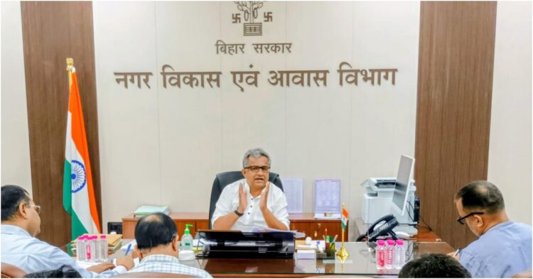 Nitish Mishra Orders Fast-Track Disposal of Grievances, Warns of Strict Action Against Erring Officials