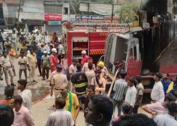 Major Mishap Averted in Begusarai as Fire Hits Mall's First Floor Showroom