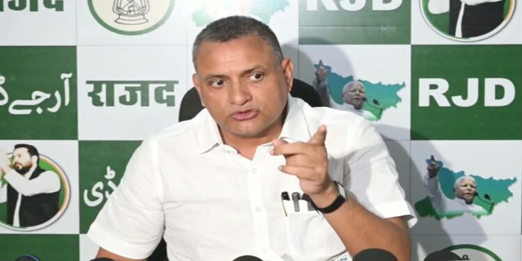 Bihar Tender Case: Sudhakar Singh Questions IAS Officer Anand Kishore's Role, Raises Questions Over Nine Senior Officials