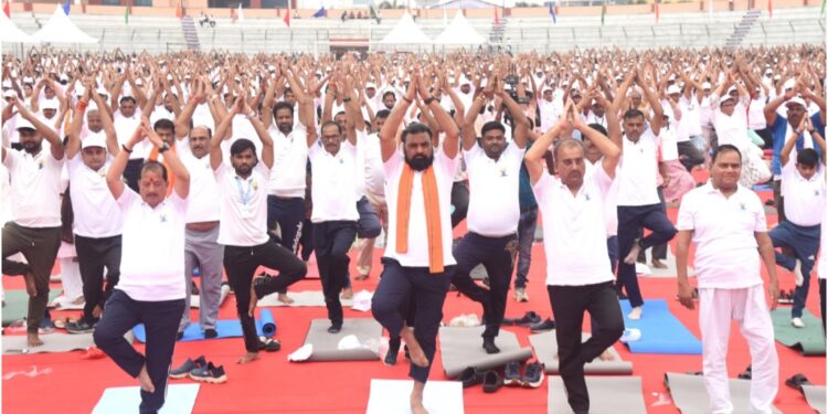 International Yoga Day: Who Will Practice Yoga Where? CM Samrat Choudhary, Nityanand Rai, Giriraj Singh Among Key Participants