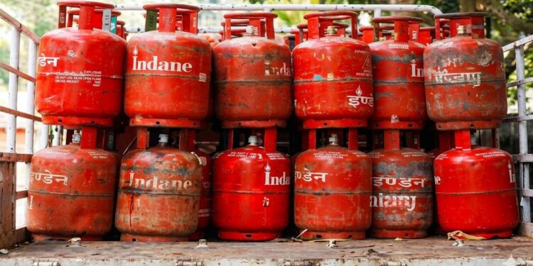 From Today, Your LPG Refill Will Cost More: IOC Raises Domestic Cylinder Prices