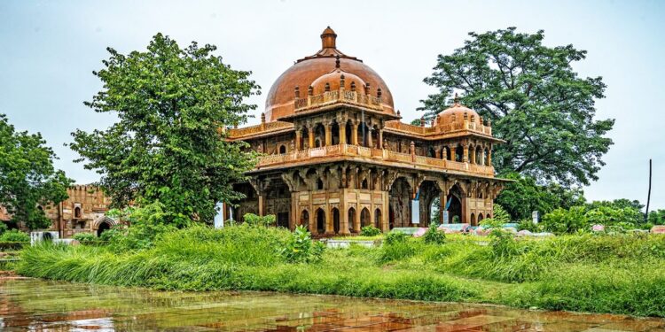 Patna High Court Takes Serious Note Of Maner Sharif Dargah's Condition, Seeks Centre's Reply Within Two Weeks