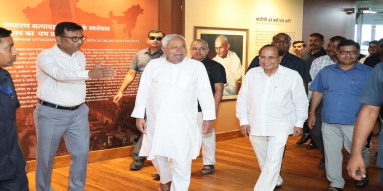Nitish Kumar Visits Bapu Tower In Patna, Reviews Visitor Facilities And Gandhi Exhibits
