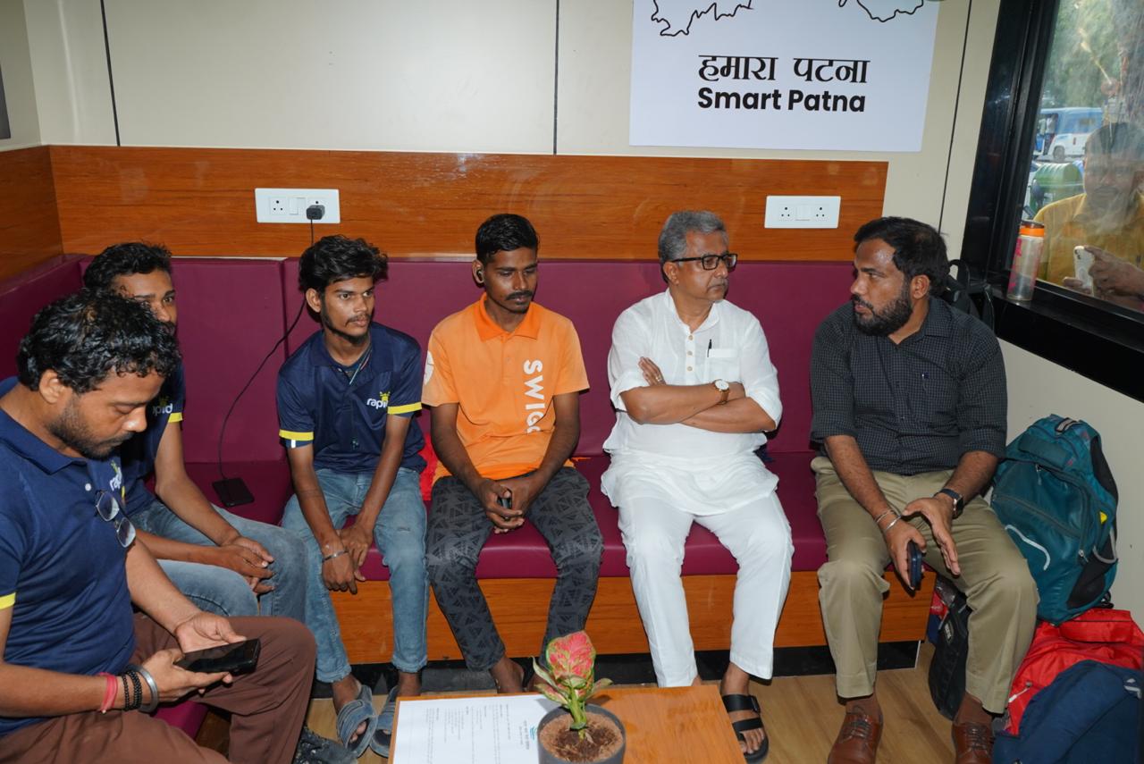 Minister Nitish Mishra Inspects Patna's New AC Lounges For Gig Workers, Calls Welfare A Government Priority
