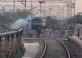 Ruckus At Pataliputra Station During Recruitment Exam; Railway IG, Several Policemen Injured In Stone-Pelting