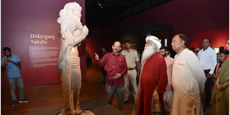 Spiritual Leader Sadhguru Visits Bihar Museum, Praises Its Cultural Heritage and Modern Presentation
