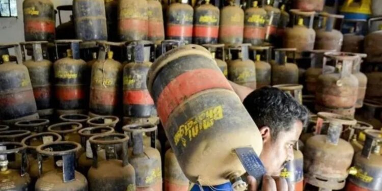 Rising LPG Prices Force Eateries to Rethink Fuel Choices as Costs Soar and Customer Footfall Drops