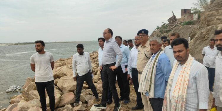 Bhojpur Villages on Alert as Ganga Erosion Continues; Govt Orders Faster Protection Works