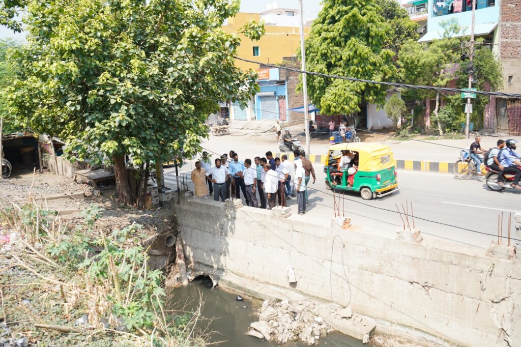 Municipal Commissioner Inspects Wards 15–18 Alongside Councilors, Reviews Drainage and Civic Infrastructure