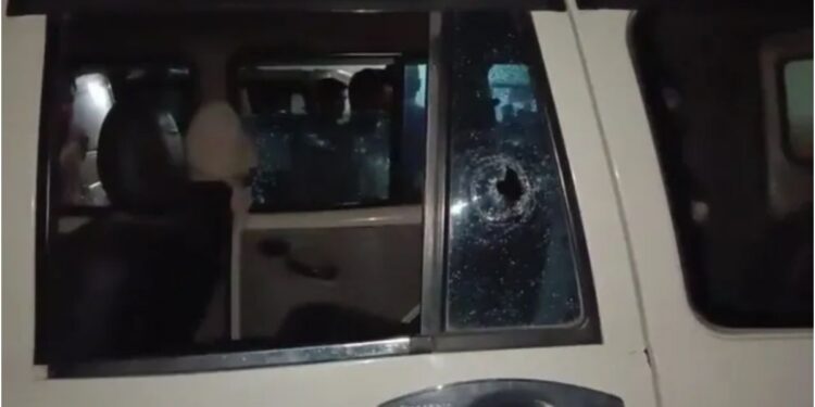 Excise Team Comes Under Attack in Patna’s Paliganj, Bullet Pierces Official Vehicle During Raid Return