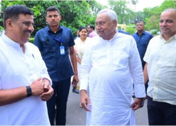 Nitish Kumar Makes Unannounced Visit to JD(U) Office, Asks State President to Hold Meetings in Open Area
