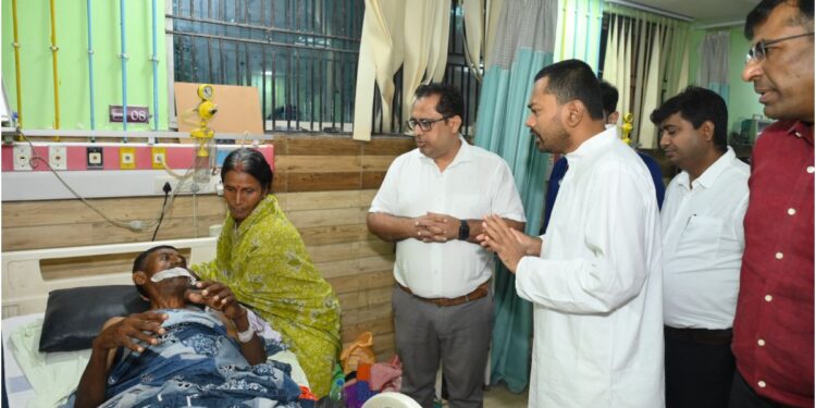 Health Minister Nishant Kumar Orders Patient Care Reforms After Surprise Inspection of LNJP Hospital