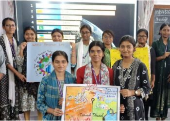 Patna Women's College Marks World Population Day With Human Chain Awareness Drive
