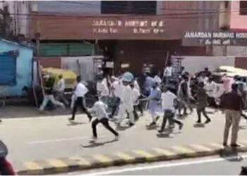 Congress, BJP Workers Clash Outside Sadaqat Ashram In Patna, Stone-Pelting Leaves Several Injured