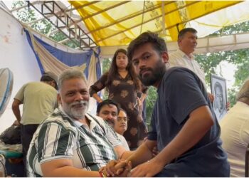 Pappu Yadav Joins Students’ Protest At Jantar Mantar, Demands Dharmendra Pradhan’s Resignation