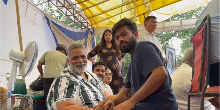 Pappu Yadav Joins Students’ Protest At Jantar Mantar, Demands Dharmendra Pradhan’s Resignation