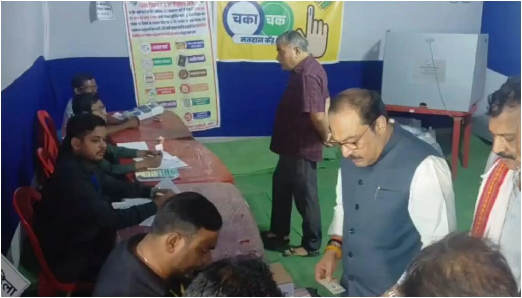 Bankipur By-election: Ramkripal Yadav, Ashok Choudhary, C.P. Thakur Cast Votes as Elderly Voters Inspire Participation