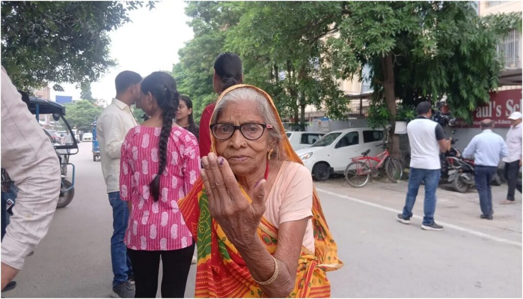 Bankipur By-election: Ramkripal Yadav, Ashok Choudhary, C.P. Thakur Cast Votes as Elderly Voters Inspire Participation