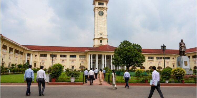 No Jeans, No T-Shirts: Bihar Government Issues Strict Dress Code And Attendance Rules For Secretariat Staff