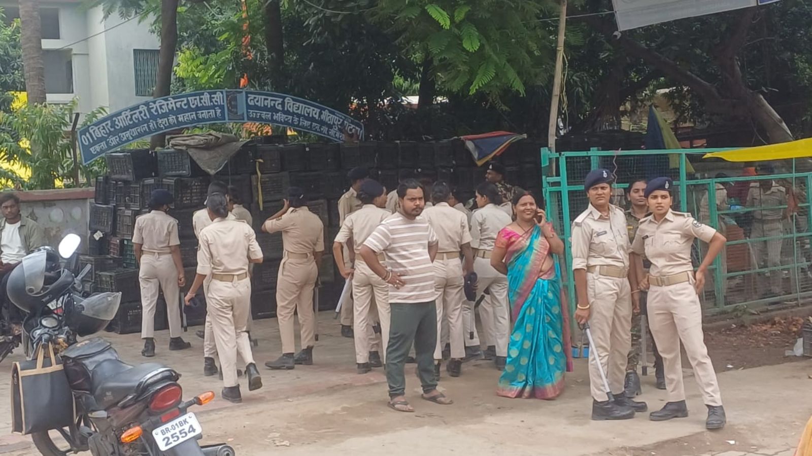 Scuffles, Bogus Voting Claims And Low Turnout Mark Bankipur By-Poll