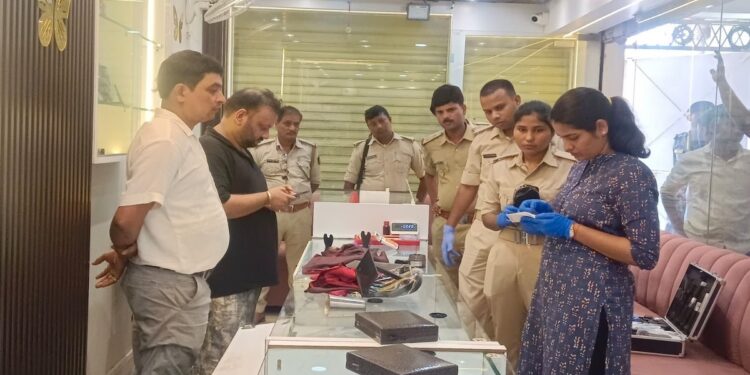 Armed Helmet-Clad Gang Loots Jewellery Worth Rs 35 Lakh In Broad Daylight Robbery In Rohtas