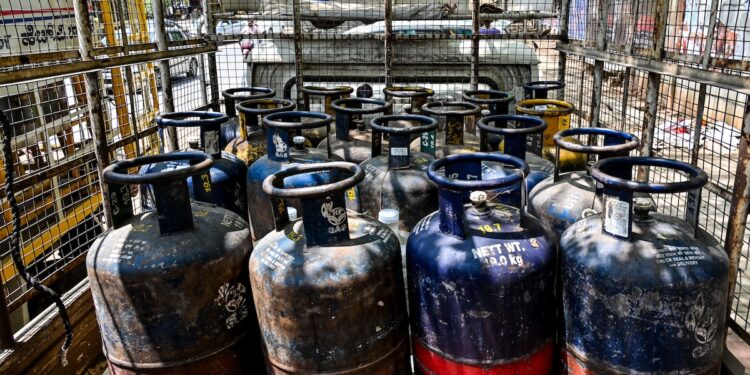 Commercial LPG Cylinder Price Cut By Rs 172.50 From July 1; Domestic LPG Rates Unchanged