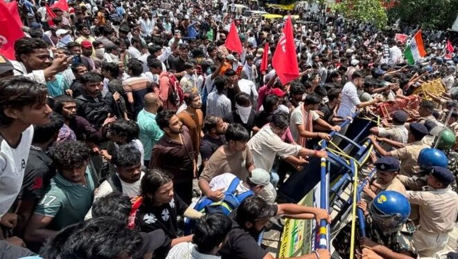 NEET Protest in Patna: Students Clash With Police Near Gandhi Maidan