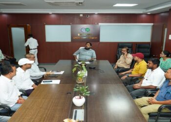 PMC Orders Night Sanitation Drive, Warns Of FIRs Against Those Disrupting Waste Collection During Strike