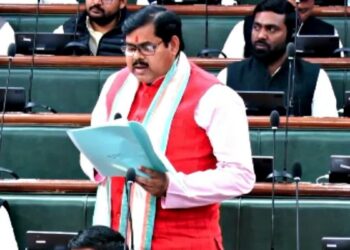Bihar’s Teacher Dress Code Is Back in Focus as Minister Promises Action Within 48 Hours