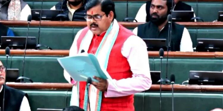 Bihar’s Teacher Dress Code Is Back in Focus as Minister Promises Action Within 48 Hours