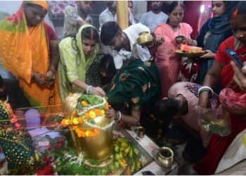 First Monday of Sawan Draws Large Crowds to Shiva Temples Across Patna Amid Auspicious Celestial Alignment