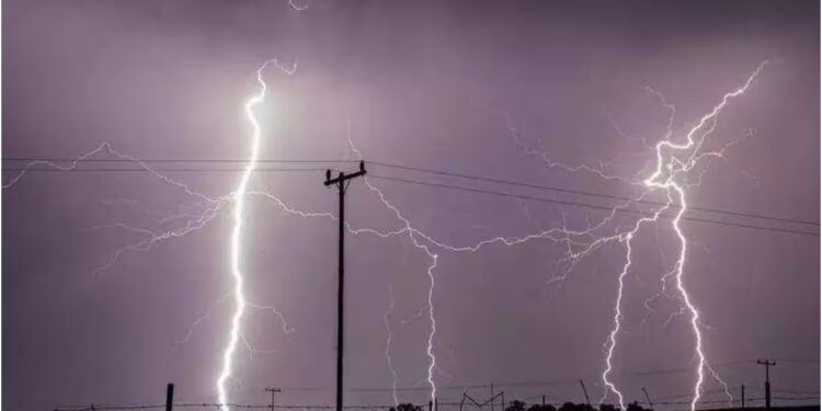 Bihar Weather: Orange Alert Issued In Five Districts As Thunderstorms, Lightning, Heavy Rain And Strong Winds Forecast