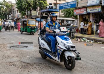 AI-Powered ‘Nagar Netra’ E-Scooters To Monitor Patna For Potholes, Garbage And Encroachments