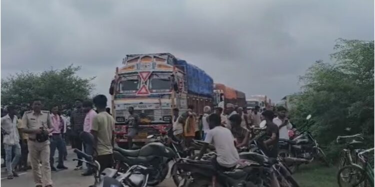 Truck Hits Auto-Rickshaw on Patna-Sarmera NH; Three Family Members Killed
