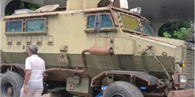 Patna Police Deploy Armoured Vehicles, Tear Gas And Iron Barricades For BPSC Protest